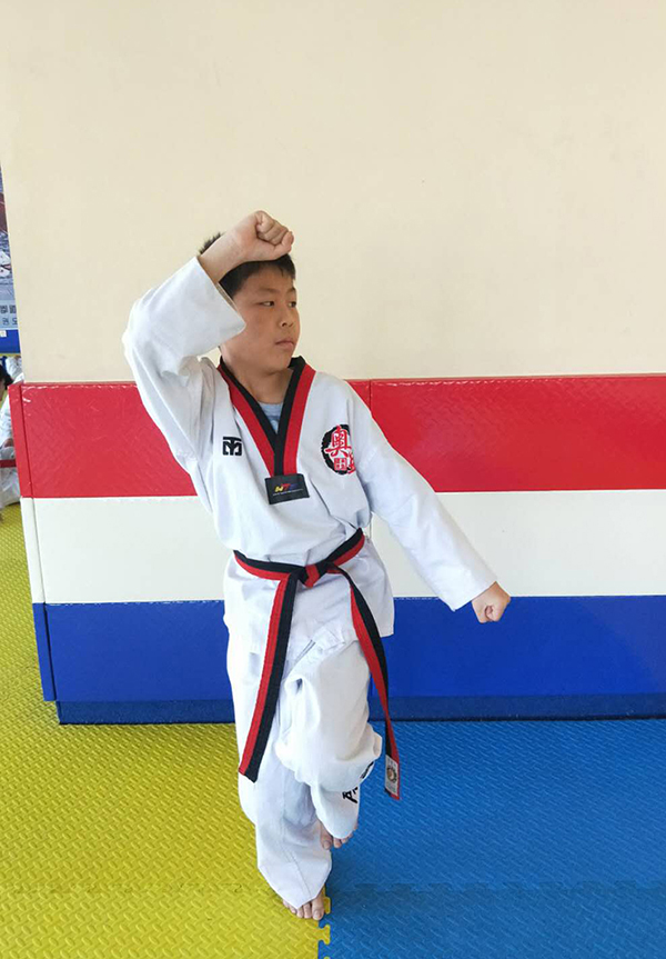 李佳兴.jpg